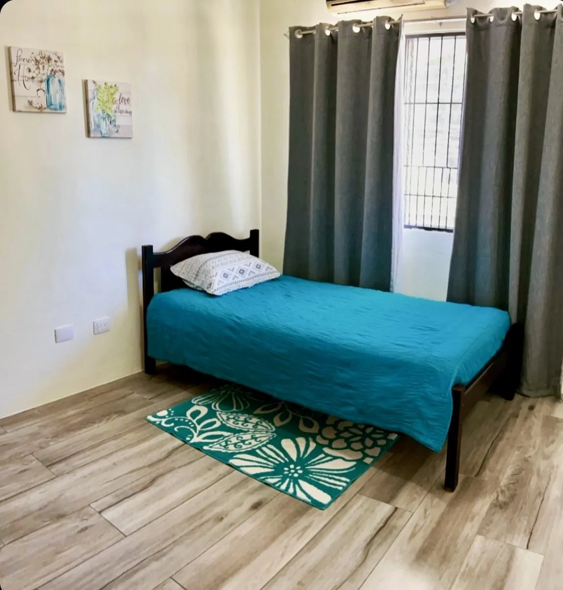 Second bedroom with single bed